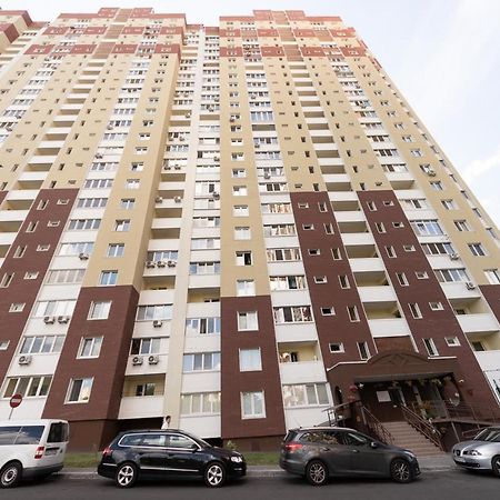 Новая Квартира Переулок Ясиноватский 11 Kiev Exterior foto